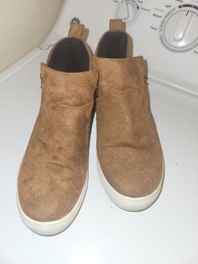 Slip-On Casual Sneakers in Brown